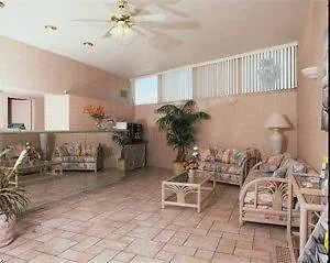 Days Inn By Wyndham Palm Springs Hotel