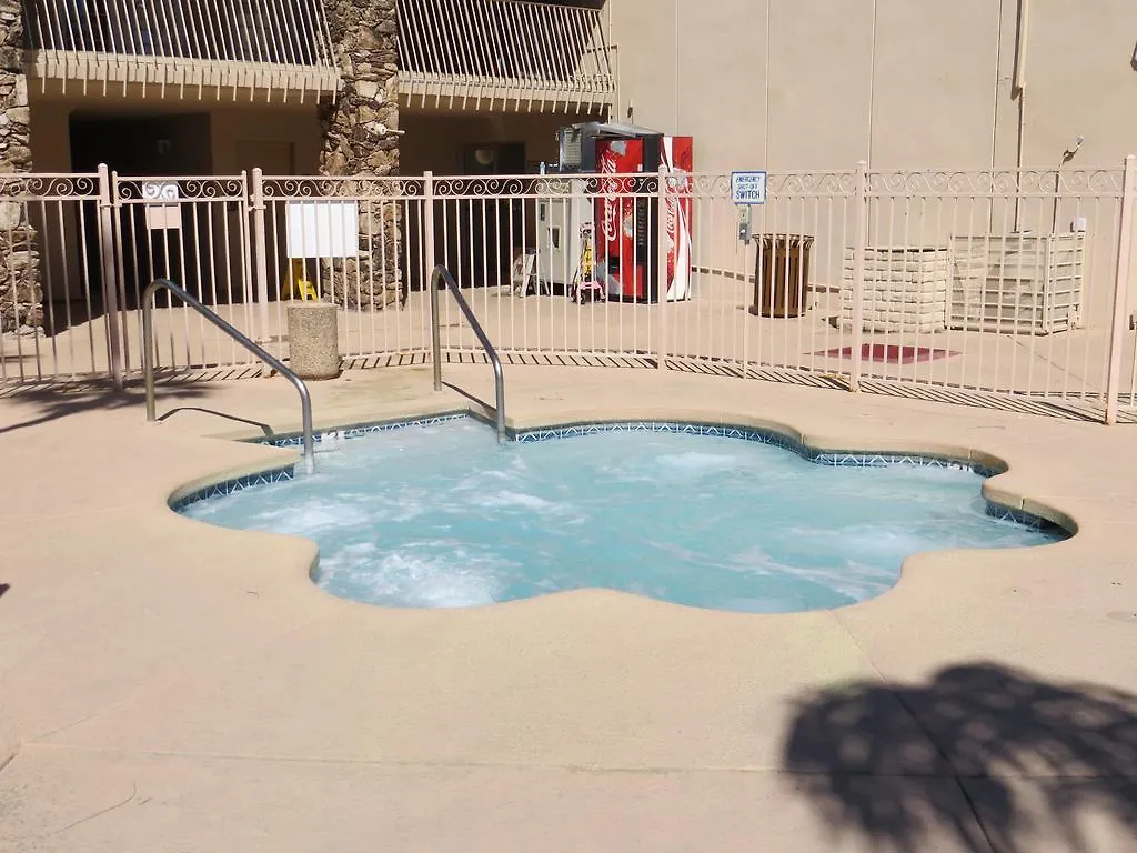 Days Inn By Wyndham Palm Springs 3*,
