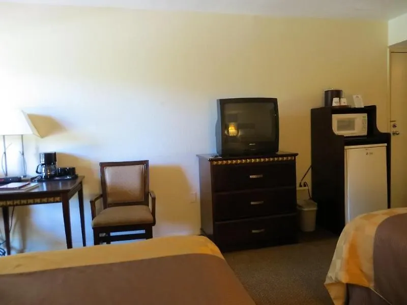 Days Inn By Wyndham Palm Springs 3*,